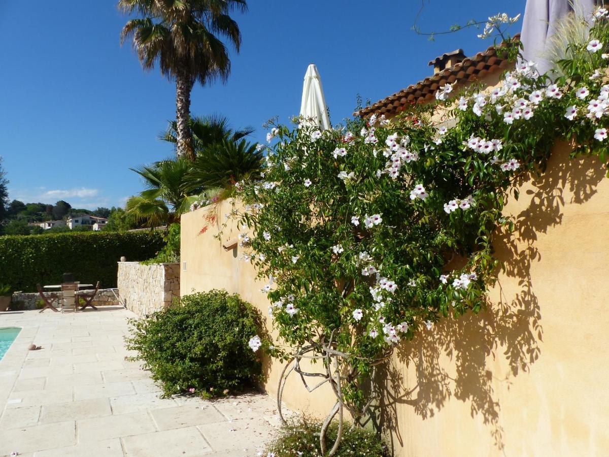 Les Collines De St Paul Bed & Breakfast แซงต์-ปอล-เดอ-วองส์ ภายนอก รูปภาพ