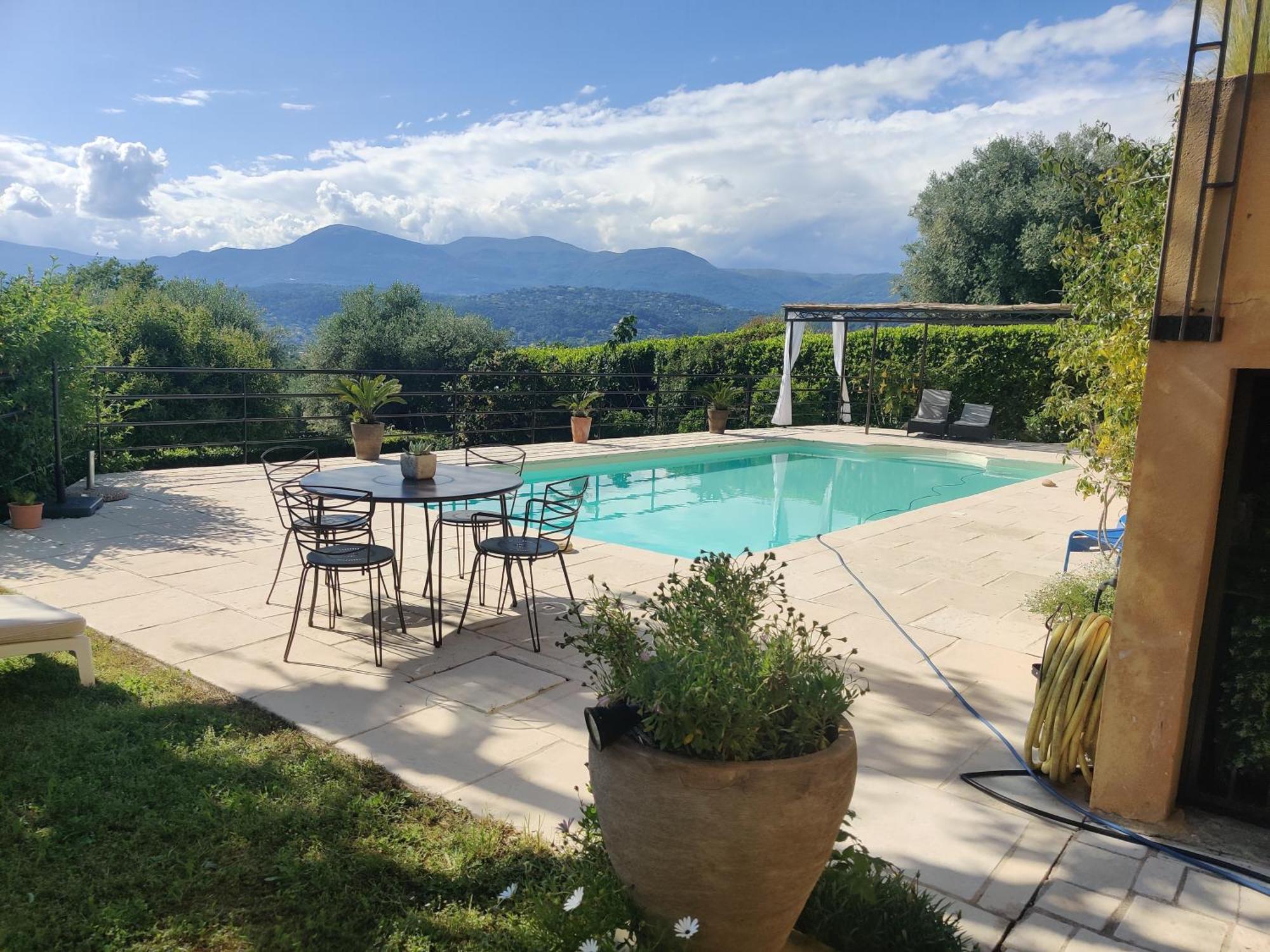 Les Collines De St Paul Bed & Breakfast แซงต์-ปอล-เดอ-วองส์ ภายนอก รูปภาพ