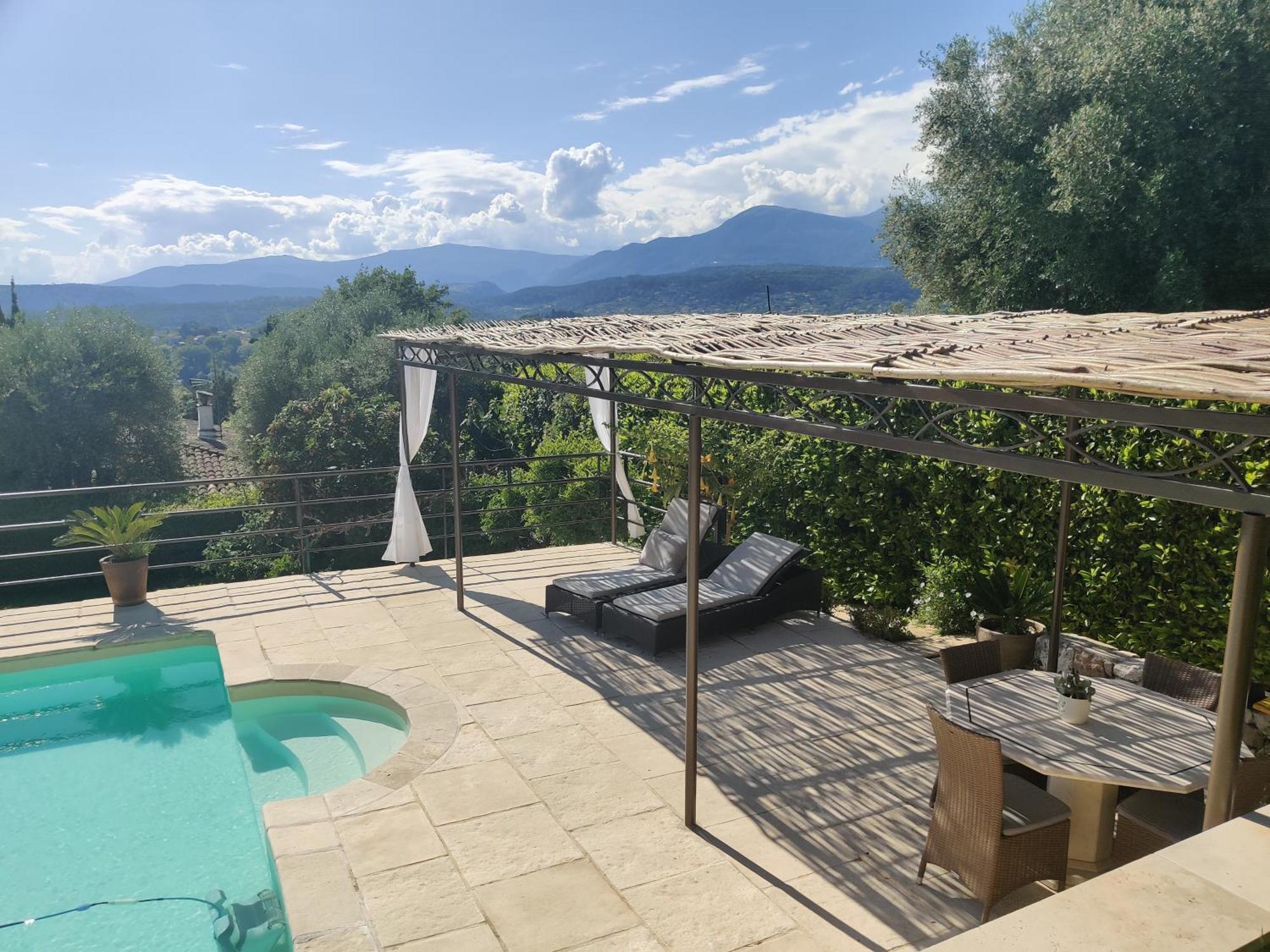 Les Collines De St Paul Bed & Breakfast แซงต์-ปอล-เดอ-วองส์ ภายนอก รูปภาพ