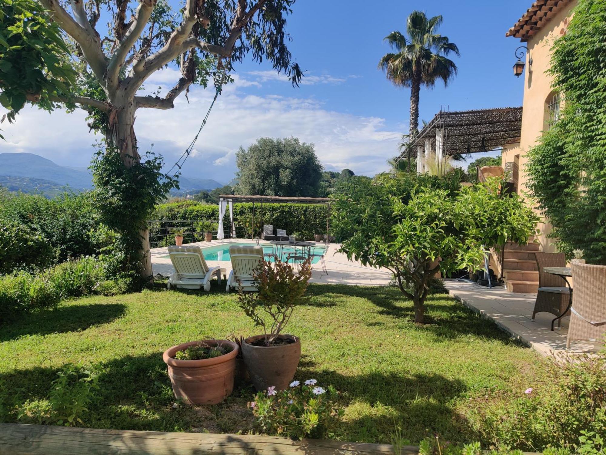 Les Collines De St Paul Bed & Breakfast แซงต์-ปอล-เดอ-วองส์ ภายนอก รูปภาพ